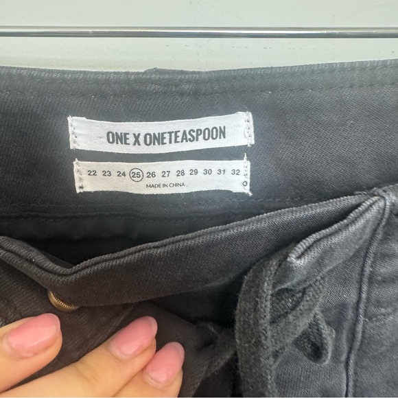 One Teaspoon Black High-Rise Distressed Denim Shorts – Lace-Up Front 25 - Picture 4 of 5